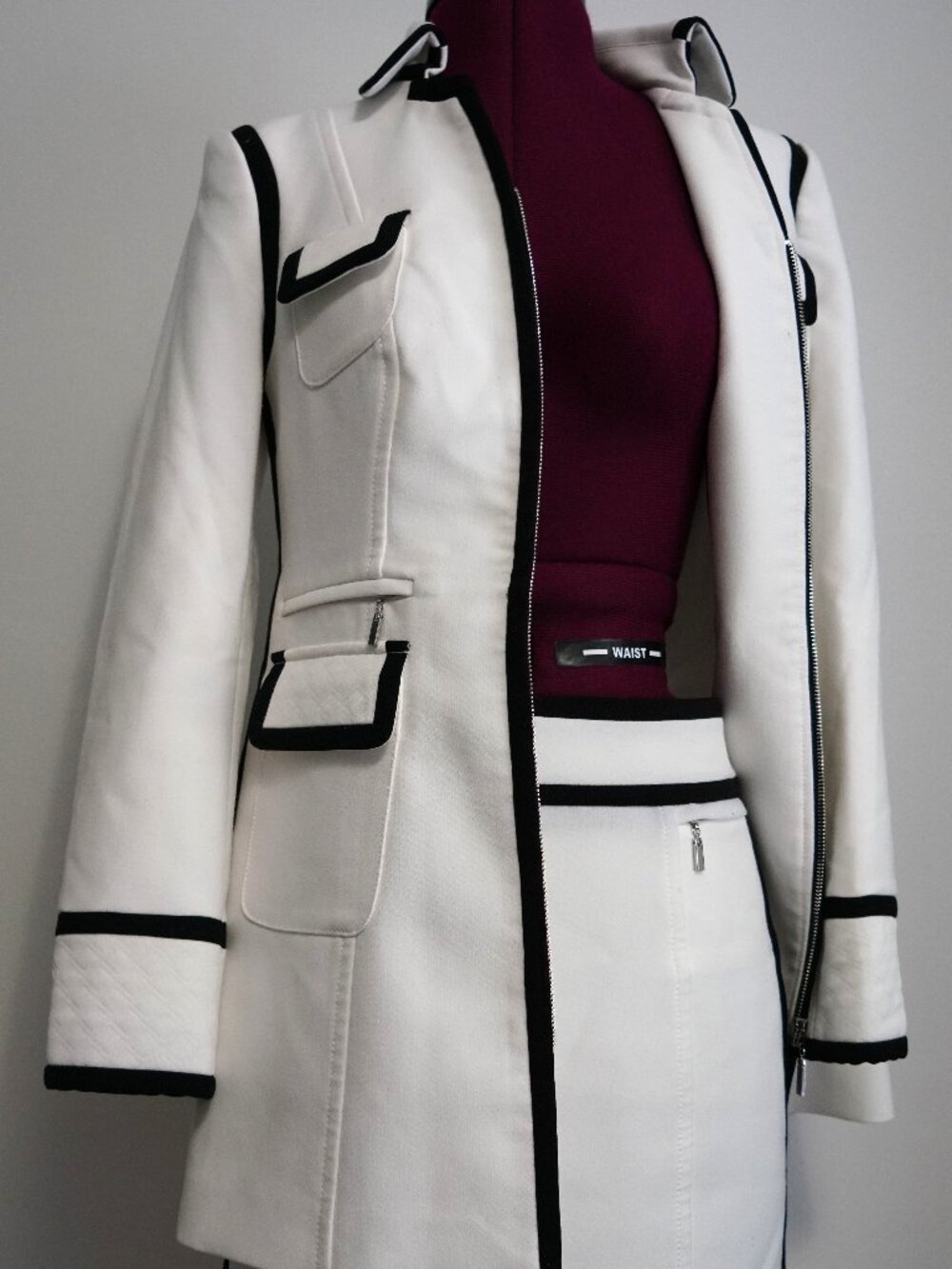 White House Black Market-Wmns XS-White/Black Quilted Suit Set-Minor Flaws